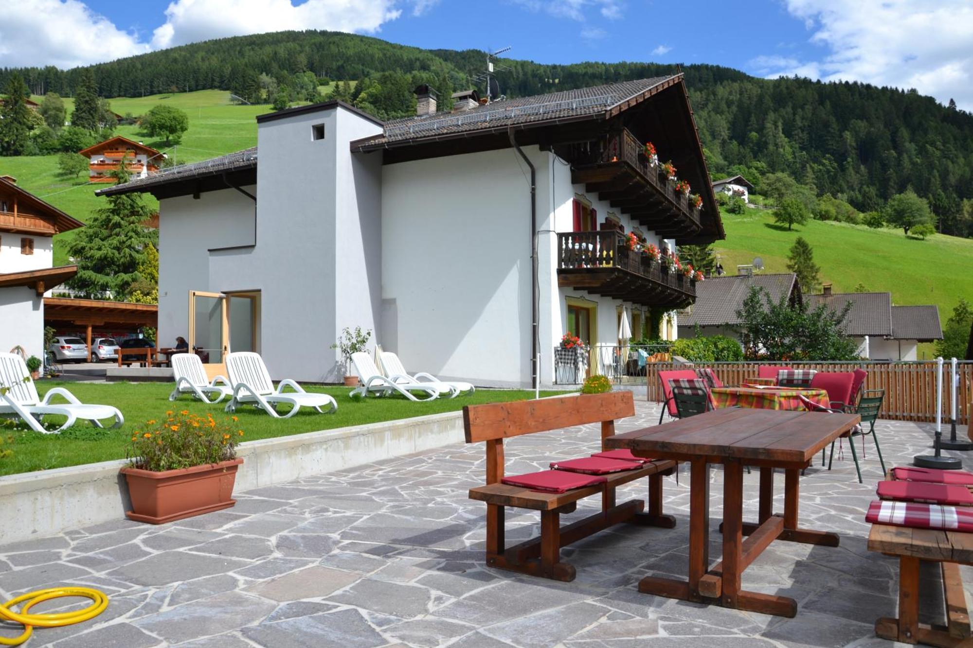 Pension Apartments Klotznerhof Schenna Eksteriør bilde
